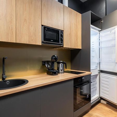 Lienes Iela Gem 1Br Apartment With Fireplace In Historic Unesco Center Rīga Exterior foto