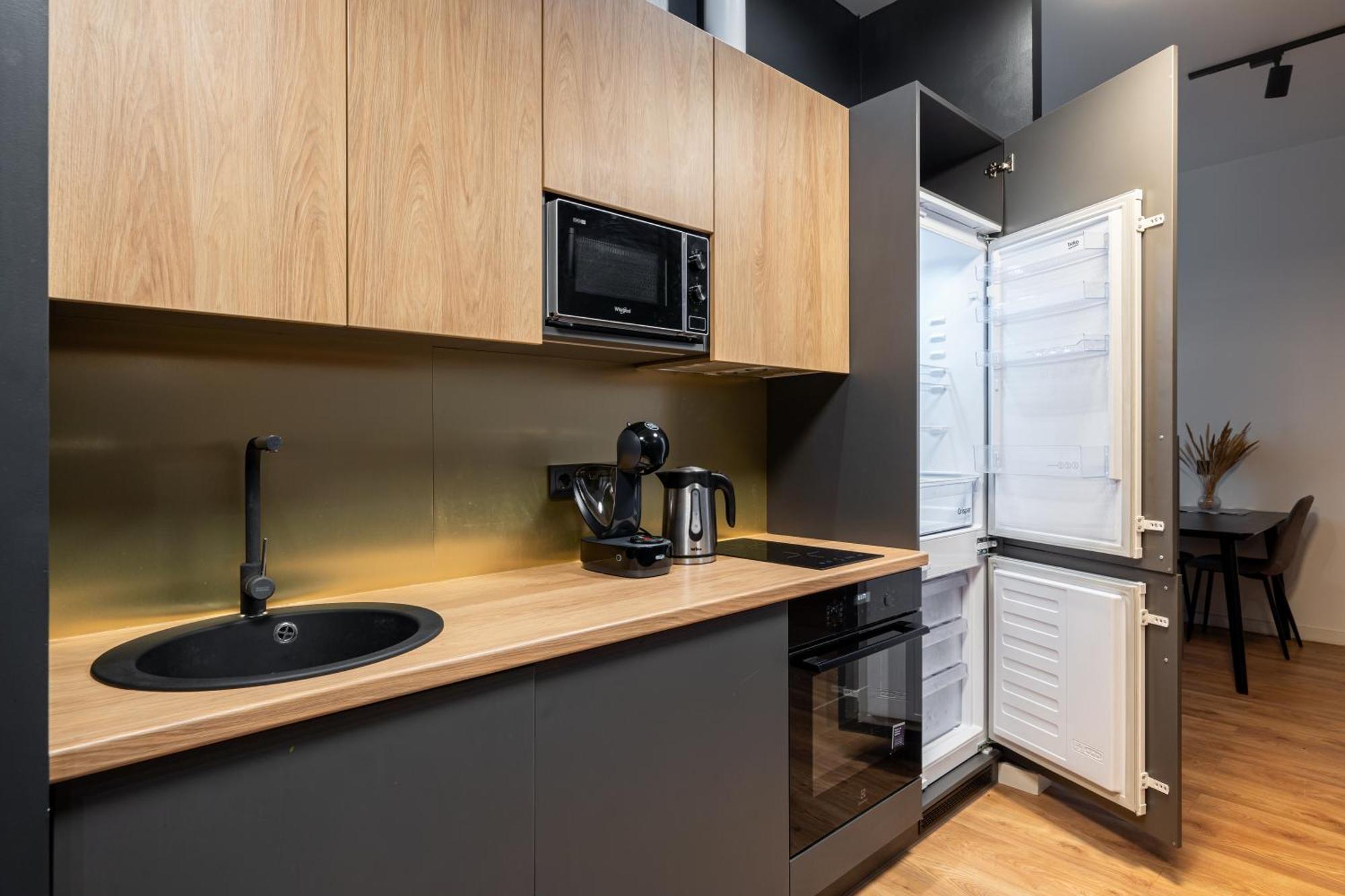 Lienes Iela Gem 1Br Apartment With Fireplace In Historic Unesco Center Rīga Exterior foto