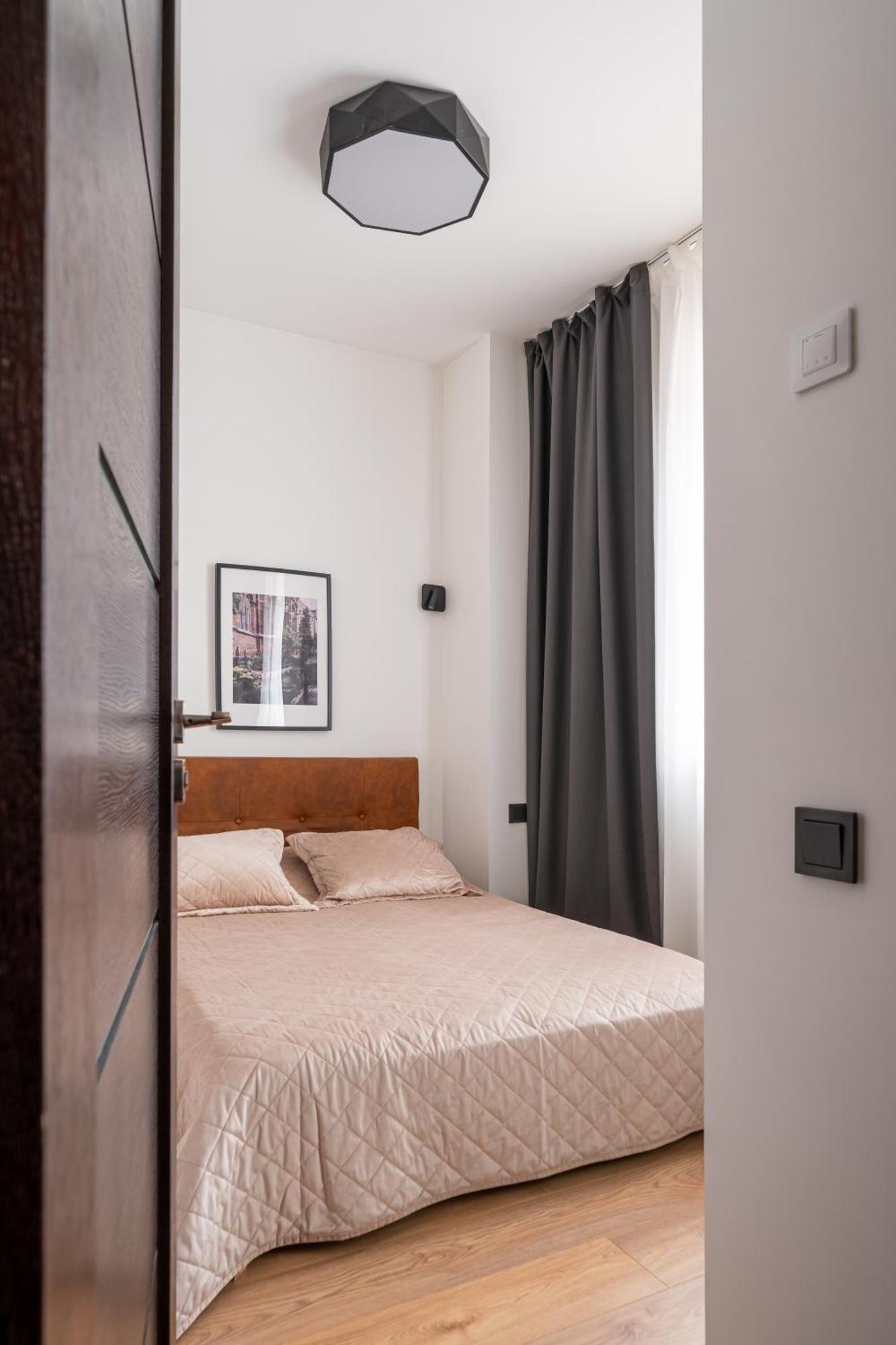 Lienes Iela Gem 1Br Apartment With Fireplace In Historic Unesco Center Rīga Exterior foto